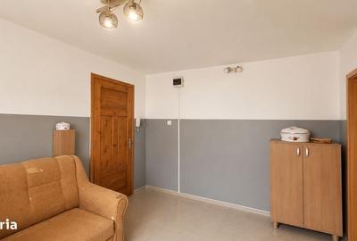 Apartament cu 2 camere semidecomandat în Soarelui