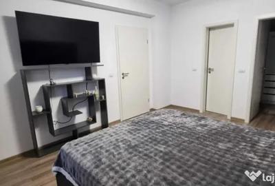 Apartament cu 3 camere decomandat în Tractorul - 5