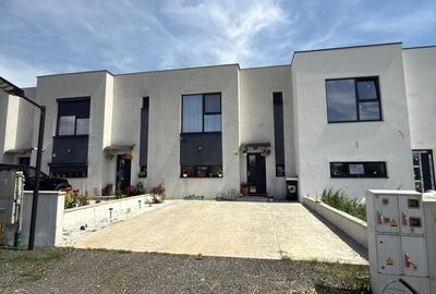 Duplex cu 3 camere cu Canalizare în Ghiroda - 1