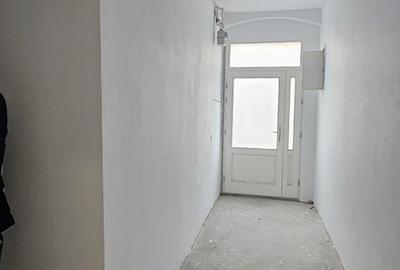 Spațiu comercial, de 79 mp, în Central - 16