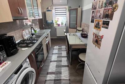 Casă cu 4 camere în Central - 2