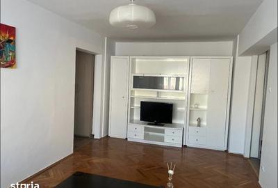 Apartament cu 3 camere semidecomandat în Dămăroaia