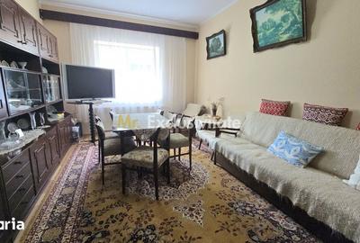 Casă cu 3 camere decomandat cu Teren 970 Mp în Central