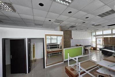 Spațiu comercial, de 70 mp, în Central - 12