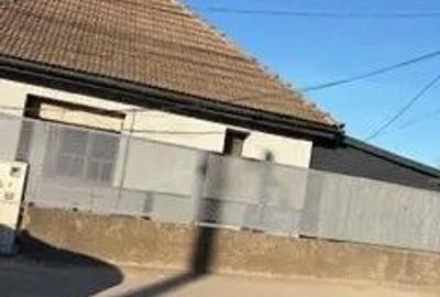 Casă cu 2 camere cu Teren 1500 Mp în Aradului - 1