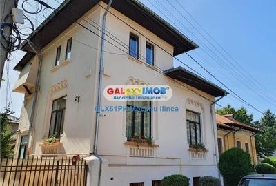 Casă cu 6 camere cu Teren 460 Mp în Democrației