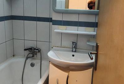 Apartament cu 2 camere nedecomandat în Central