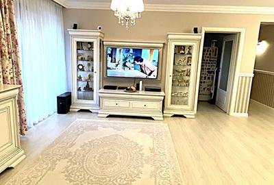 Apartament cu 4 camere în Drumul Taberei