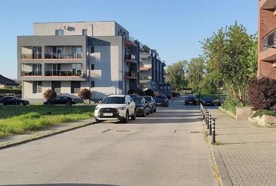 Apartament cu 2 camere decomandat, mobilat în Sisești