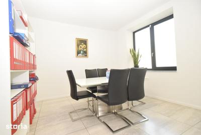 Casă cu 8 camere cu Teren 366 Mp în Calea București - 8