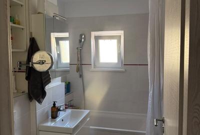 Apartament cu 3 camere decomandat în Triaj