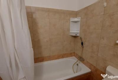 Apartament cu 2 camere decomandat în Far - 2