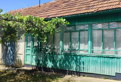 Casă cu 2 camere cu Teren 1511 Mp în Central