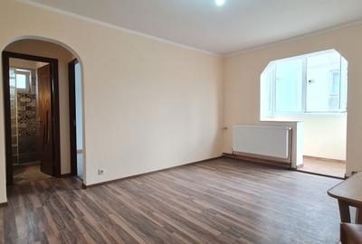 Apartament cu 2 camere semidecomandat în Tractorul