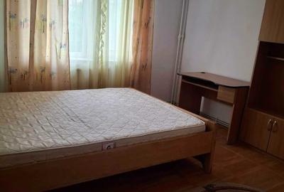Apartament cu 2 camere decomandat în Nicolina