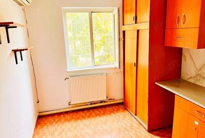 Garsonieră nedecomandată, mobilată în Complex Studențesc