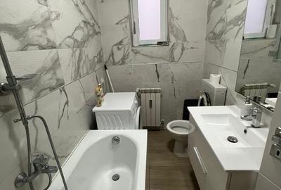 Apartament cu 3 camere semidecomandat în Central