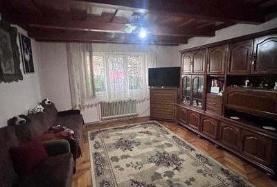 Casă cu 6 camere cu Teren 3.9 Mp în Central - 7
