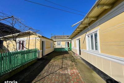 Casă cu 4 camere cu Teren 4000 Mp în Central