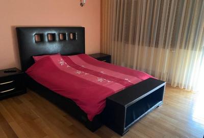 Casă individuală cu 9 camere cu Canalizare în Central - 3