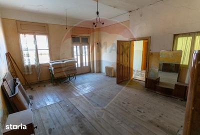 Casă cu 3 camere cu Teren 818 Mp în Central