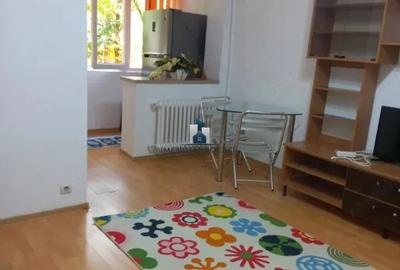 Garsonieră semidecomandată în Apărătorii Patriei