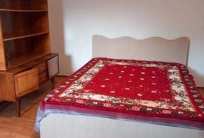 Garsonieră în Titan - 2