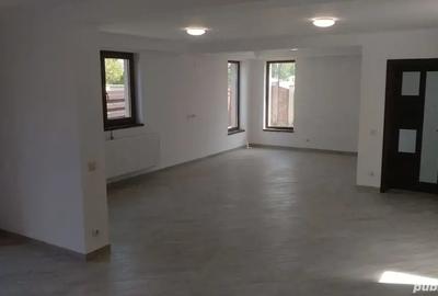 Casă cu 6 camere cu Teren 420 Mp în Poștei - Bucov - 1