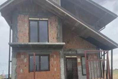 Casă individuală cu 4 camere cu Teren 320 Mp în Berceni