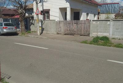 Casă cu 3 camere cu Teren 230 Mp în Central