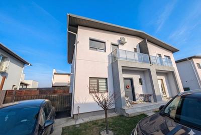Casă individuală cu 4 camere cu Canalizare în Tunari
