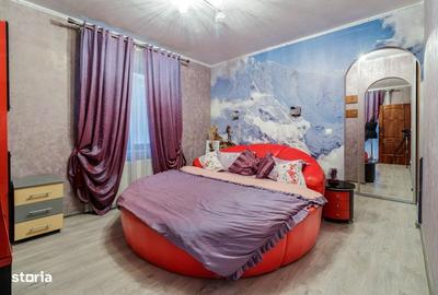 Casă cu 4 camere cu Piscina în Central