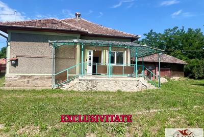 Casă individuală cu 3 camere cu Canalizare în Est - 2