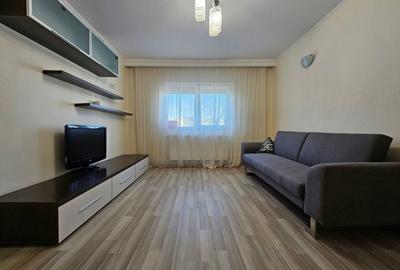 Apartament cu 4 camere decomandat, mobilat în Casa de Cultură