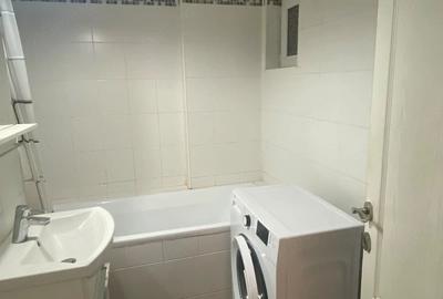 Apartament cu 3 camere decomandat în Tineretului