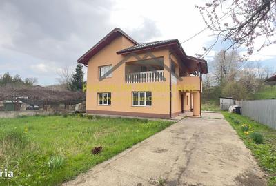 Casă cu 6 camere cu Teren 2500 Mp în Bogdănești - 11
