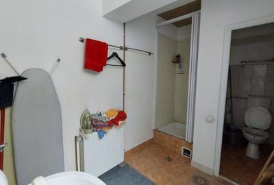 Spațiu comercial, de 110 mp, în Central - 6