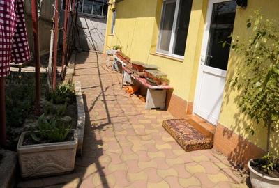 Casă cu 4 camere cu Teren 560 Mp în Central