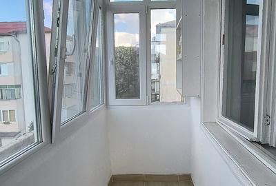 Apartament cu 3 camere decomandat în Soarelui - 10