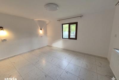 Casă cu 2 camere cu Teren 330 Mp în Cleja