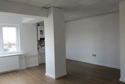Spațiu comercial, de 57 mp, în Central - 3