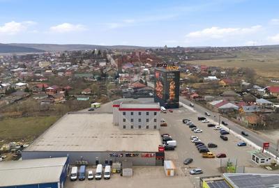 Spațiu comercial, de 3,995 mp, în Est - 8