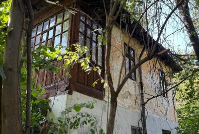 Casă individuală cu 5 camere cu Teren 1600 Mp în Poseștii-Pământeni