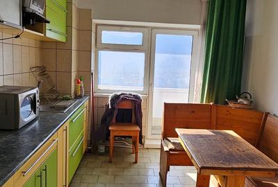 Apartament cu 3 camere decomandat în 1 Mai - 9
