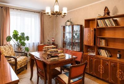 Apartament cu 3 camere decomandat, mobilat în 9 Mai - 2