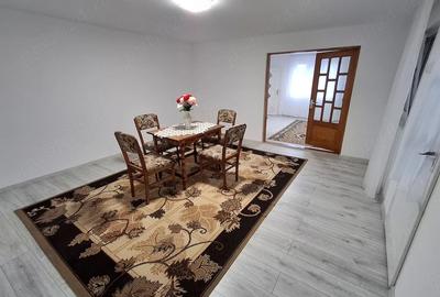 Casă cu 5 camere cu Teren 1200 Mp în Central