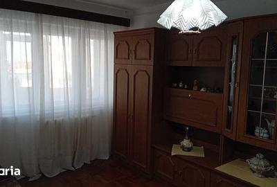 Apartament cu 2 camere decomandat în Micro 14