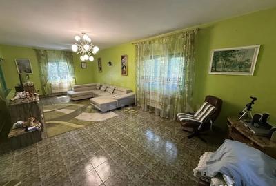 Casă cu 5 camere cu Teren 1039 Mp în Rovine