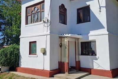 Casă cu 3 camere cu Teren 146 Mp în Central