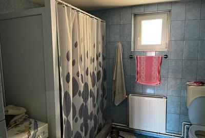 Casă cu 3 camere în Cenei